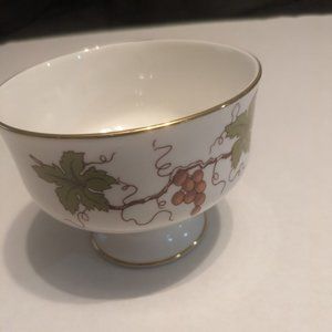 Small footed Bowl Royal Victoria Fine Bone China